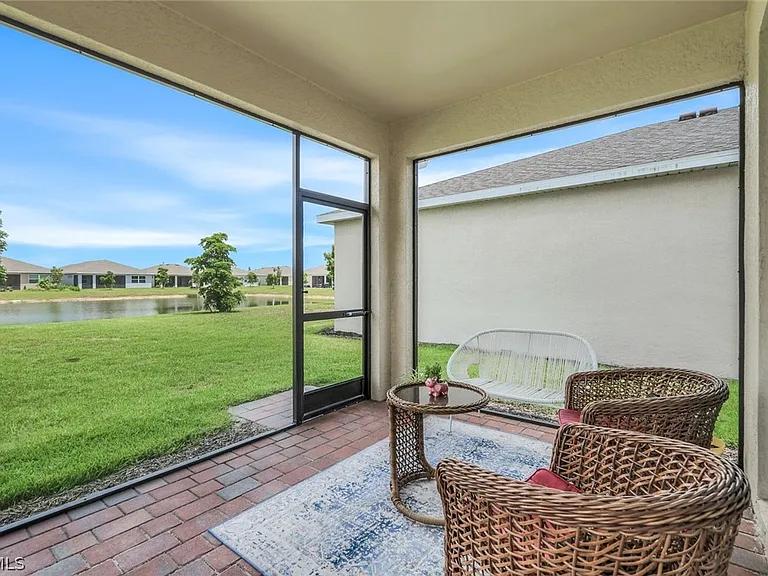 421 Coral Reef Pl — Photo 29