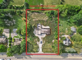 8813 W Mequon Rd, Mequon, WI 53097