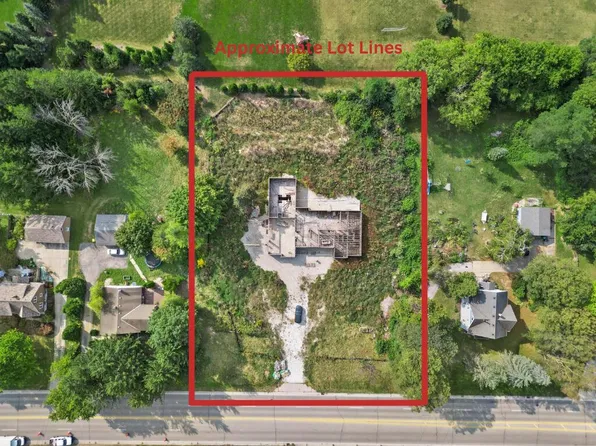 8813 West MEQUON ROAD, Mequon, WI 53097