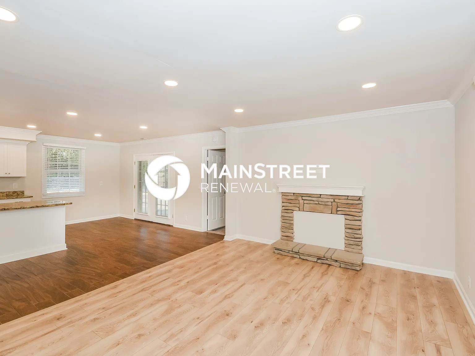 304 Matterhorn Dr — Photo 3