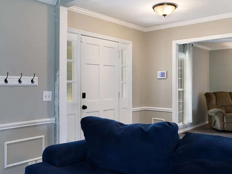 3638 Thorndike Dr — Photo 3
