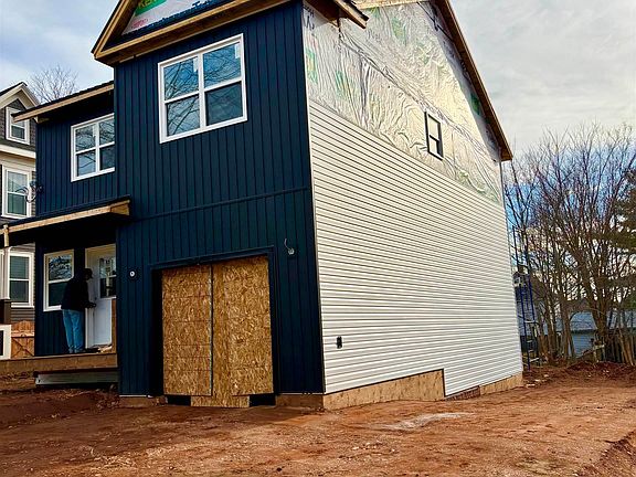 3rd image of 138 Pleasant St