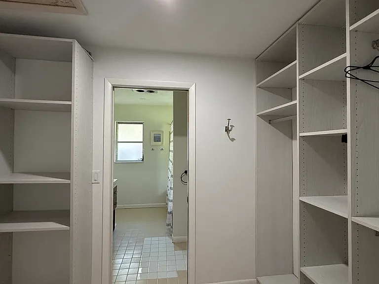 6150 Polly Ave — Photo 8