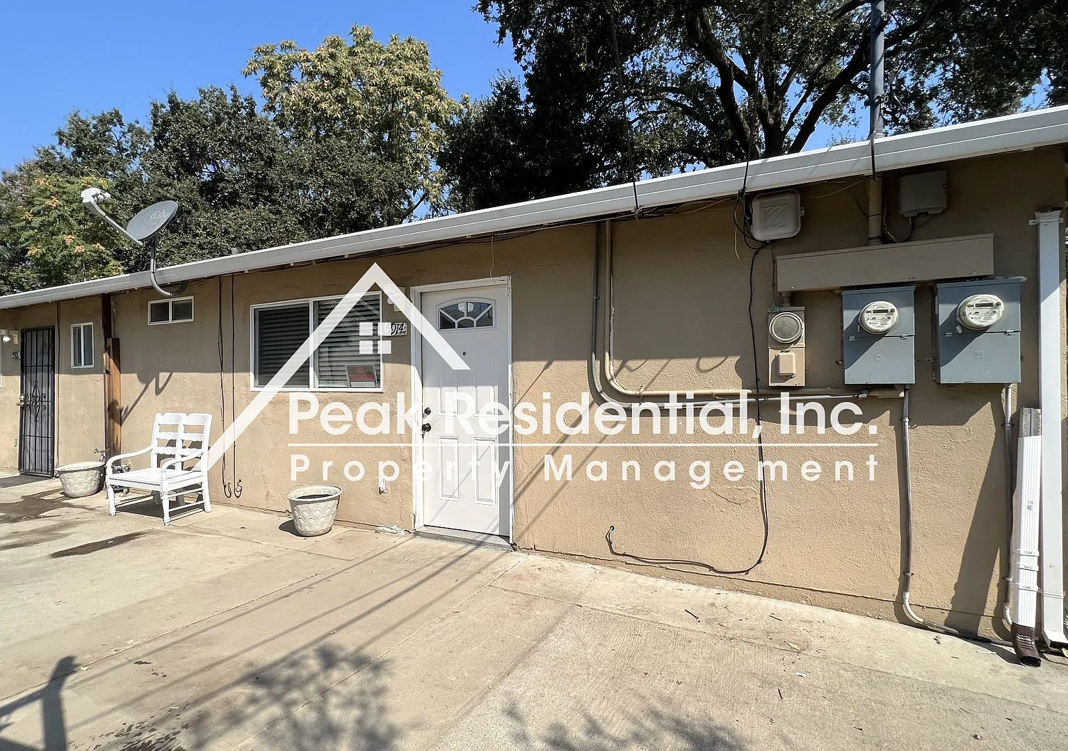 Carmichael 2bd/1ba Duplex near Manzanita & Auburn Blvd — Photo 1