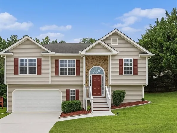 52 Imperial Dr, Hiram, GA 30141