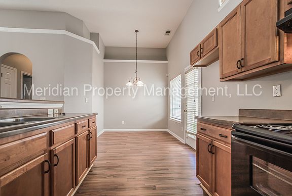 5th image of 7087 Queens Crown Ct