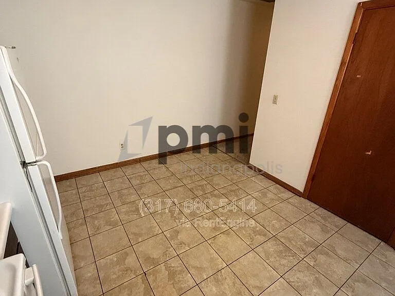 232 S Green St #A — Photo 17