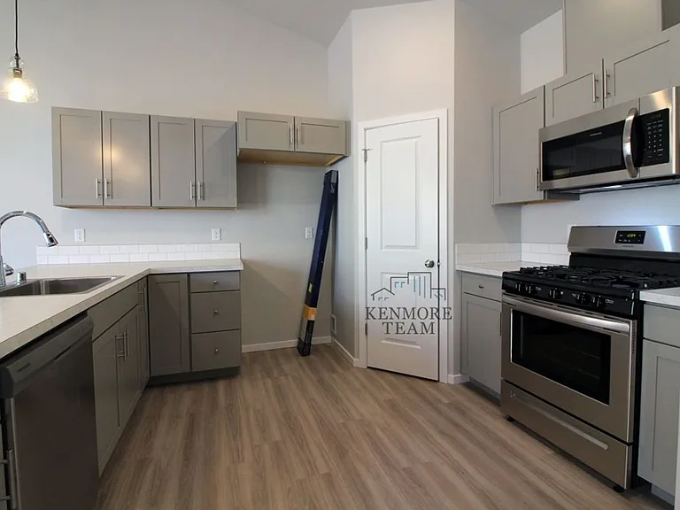 5533 Remington Dr — Photo 4