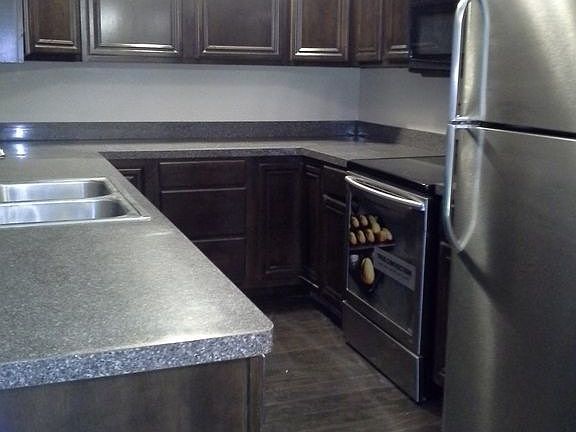 Updated kitchen w/stainless appliances