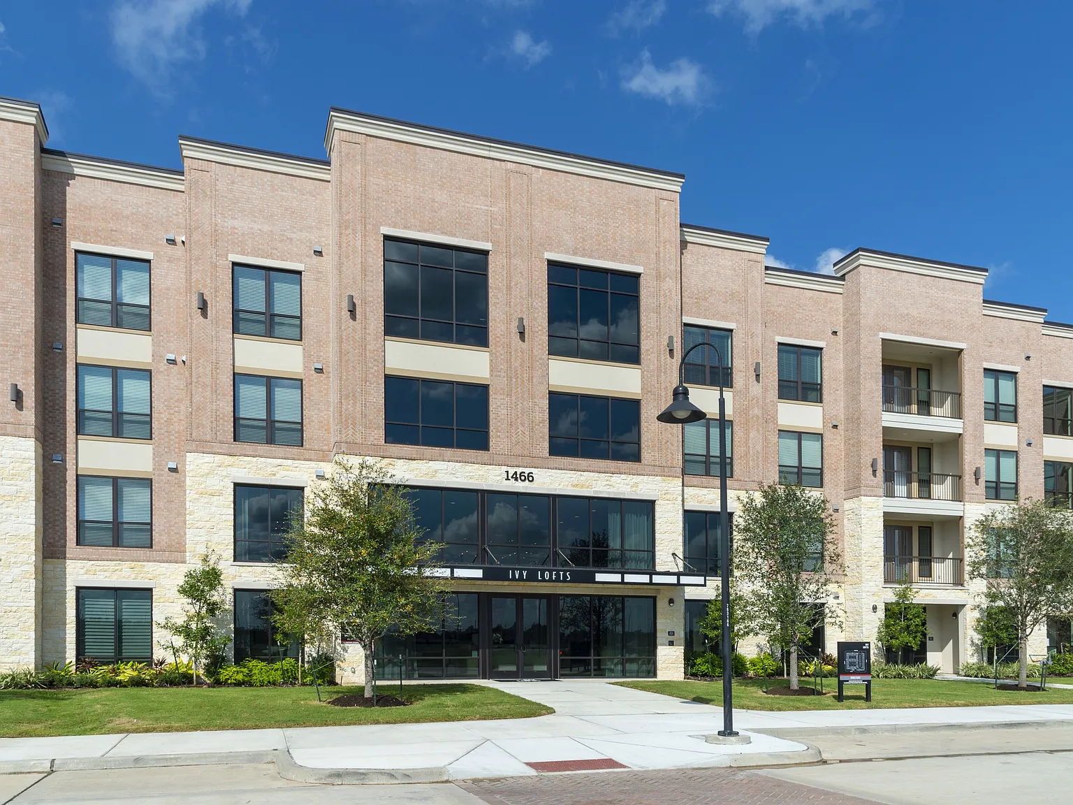 Ivy Lofts — Photo 1