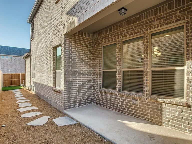7617 Regal Ln — Photo 21