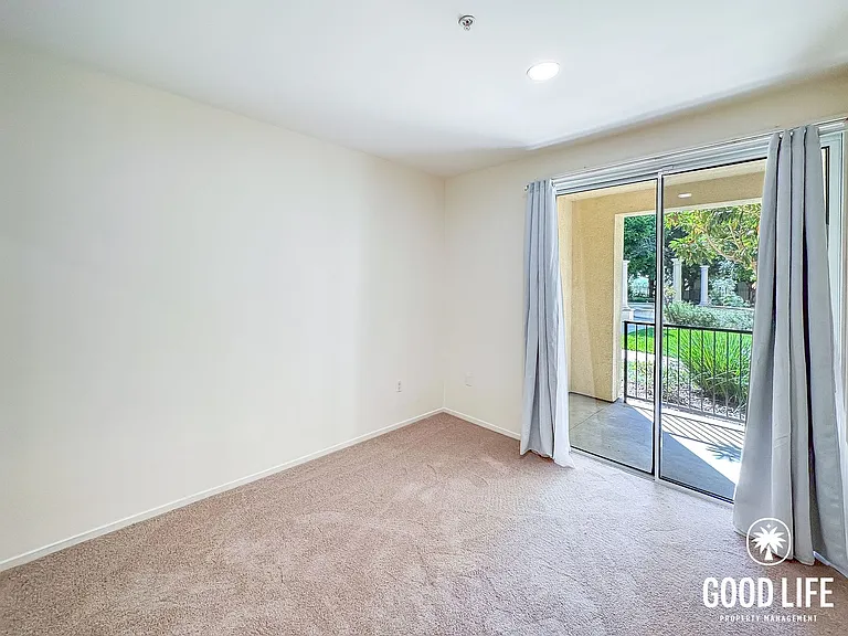 2260 Watermarke Pl — Photo 16