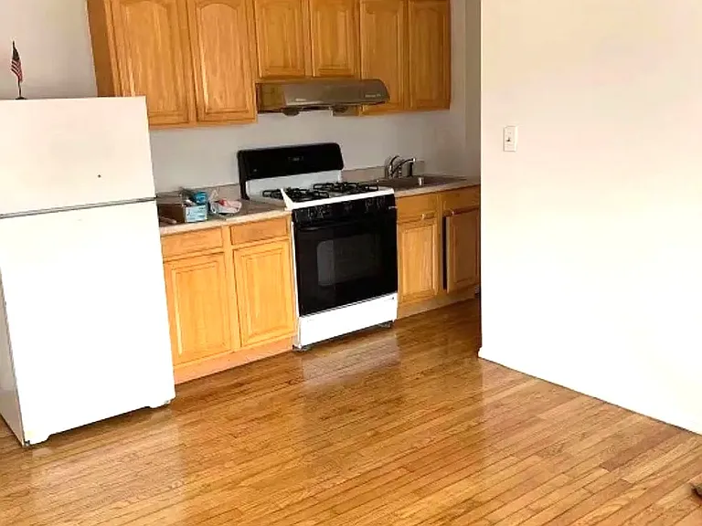 137-15 Geranium Ave #2A — Photo 4