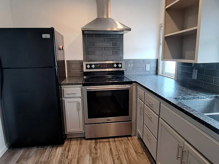 580 N Main St — Photo 5