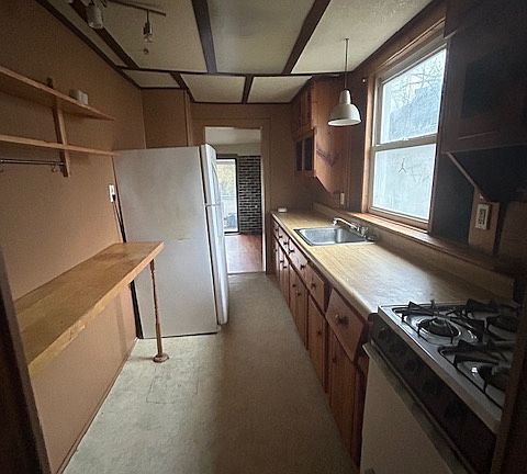 5th image of 235 Riverview Ave #B