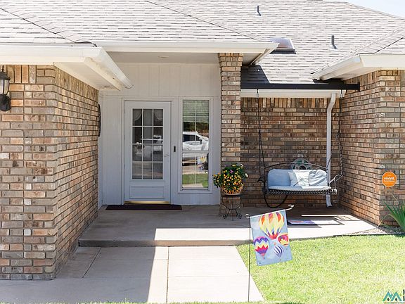 3rd image of 2517 Putnam Dr