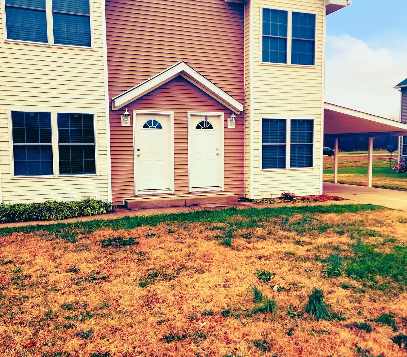 3 bed, 1292 sqft, $1,400 — Photo 1