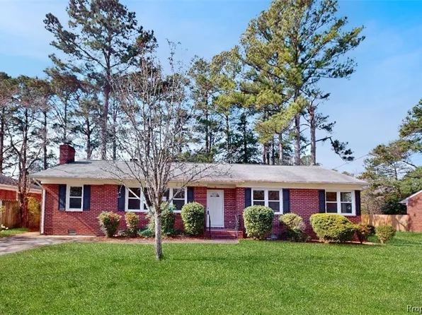 307 Jordan Dr, Smithfield, VA 23430