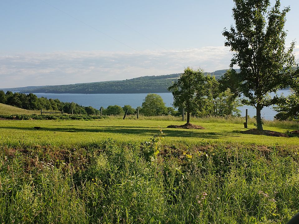 Entrance to Ensenore Road