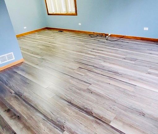 4th image of 4940 S Komensky Ave #1