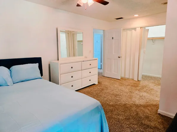 2800 Jerry Ln, Jacksonville, FL 32218