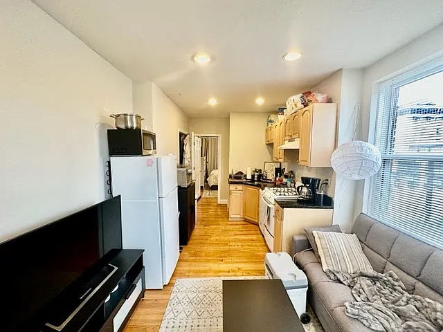 70 Joy St #19