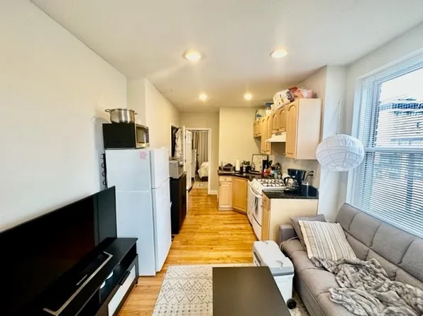 70 Joy St #19, Boston, MA 02114