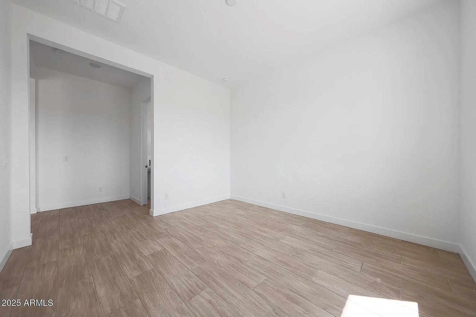 3 bed, 2471 sqft, $2,800 — Photo 4