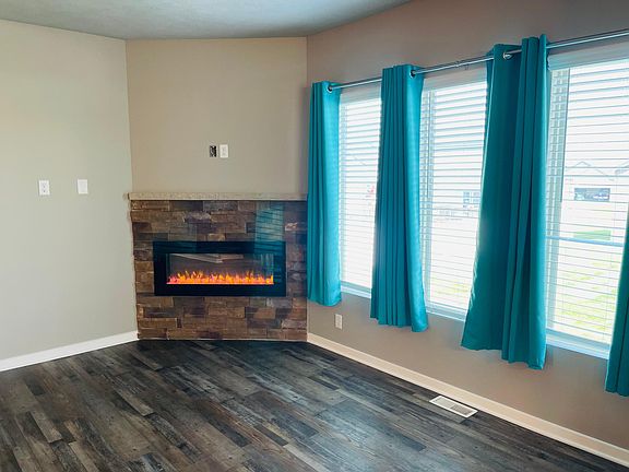 remote operated electric fireplace