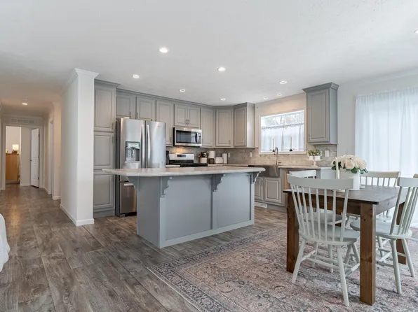 104 Robin Hood Drive, Exeter, NH 03833