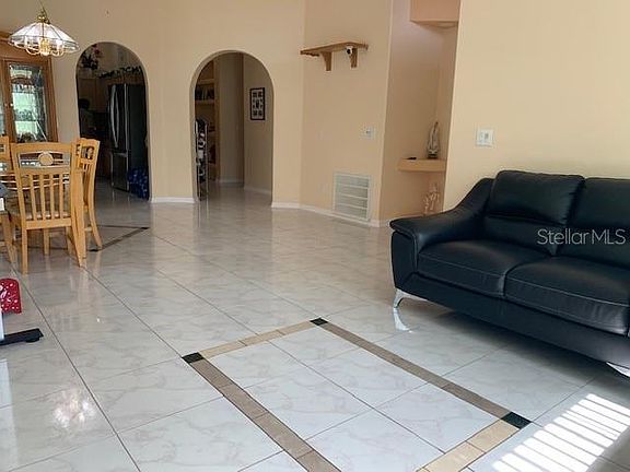 5th image of 2818 Lazlo Ln