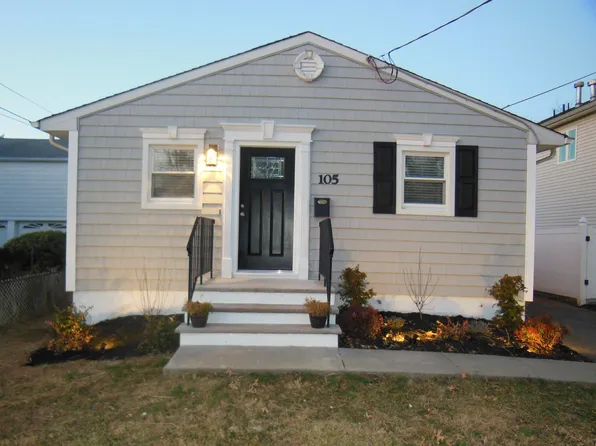 105 W Pine St, Colonia, NJ 07067