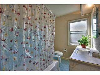 5th image of 476 Kenmore Ave
