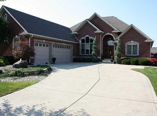 2940 Coventry Ln, Greenwood, IN