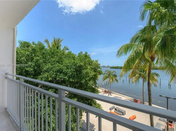 750 NE 64th St, Miami, FL