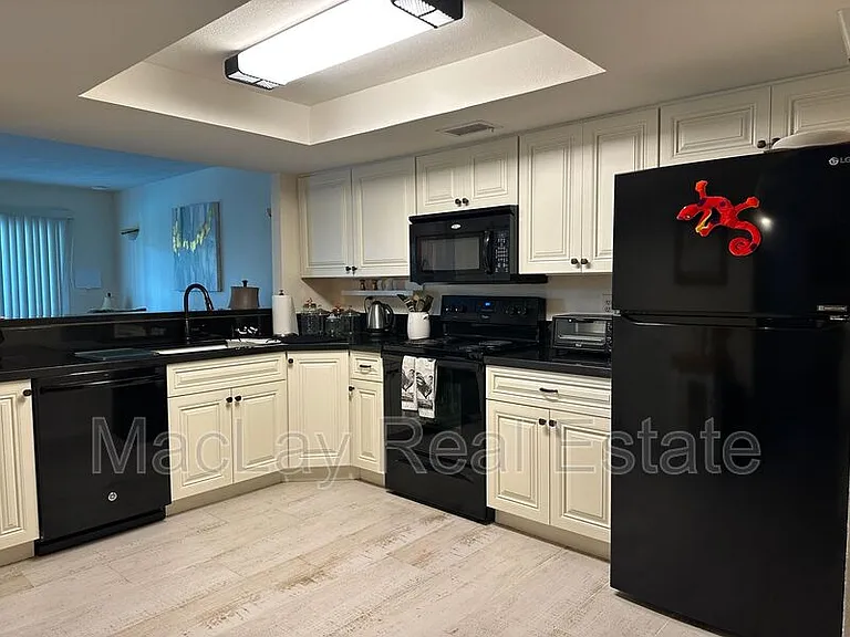 9223 S 45th Pl — Photo 25