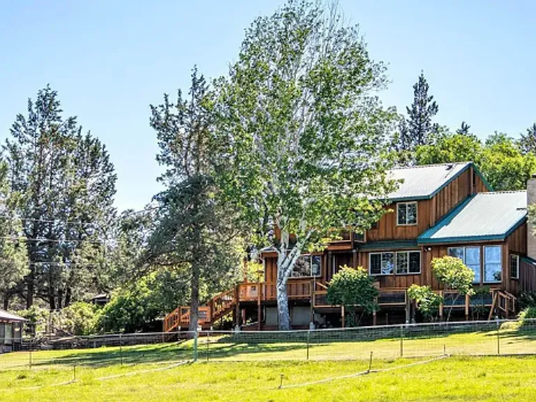 69196 Hurtley Ranch Rd — Photo 2