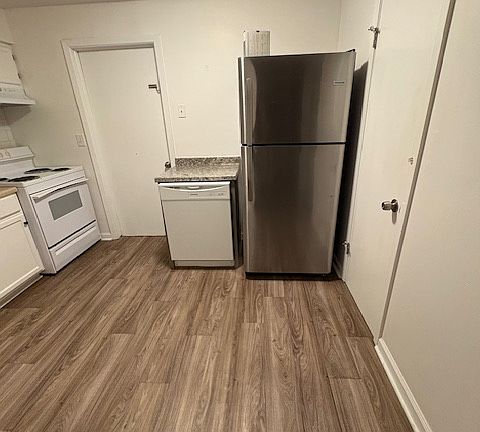4th image of 902 NE 68th St