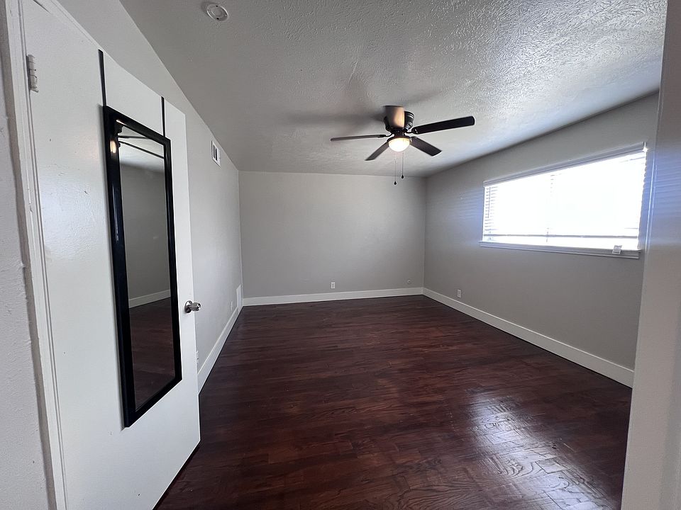 220 Olive Bedroom