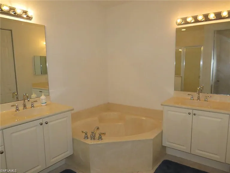 1305 Mariposa Cir #202 — Photo 14