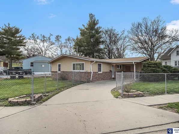 5304 N 35th St, Omaha, NE 68111
