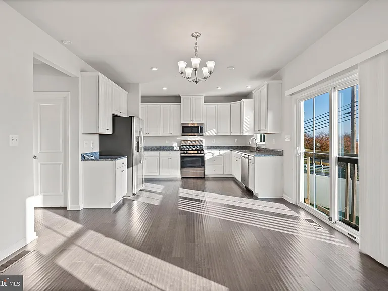 311 Sunrise Ct — Photo 21