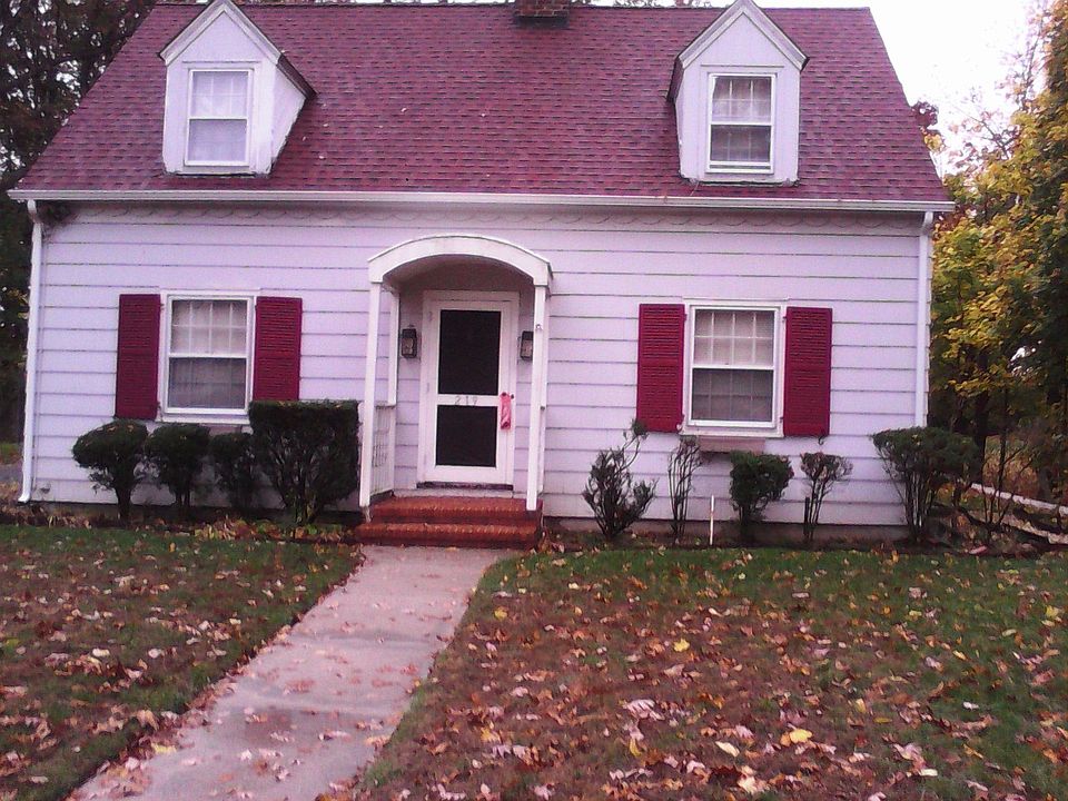 1st image of 219 Parsons Dr