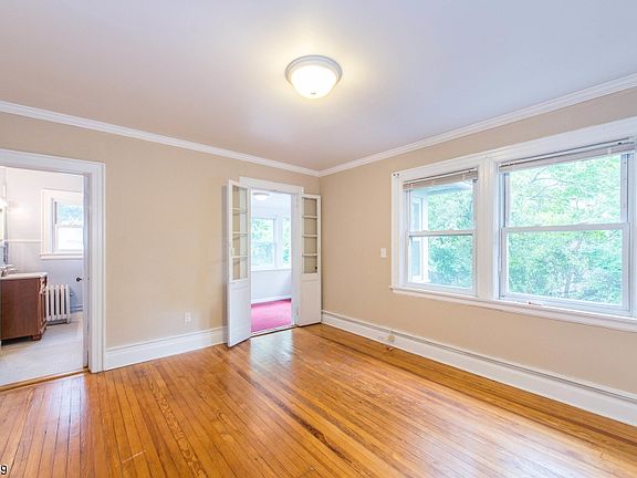 4th image of 287 Claremont Ave #2