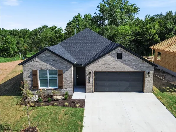 409 Hondo St, Siloam Springs, AR 72761