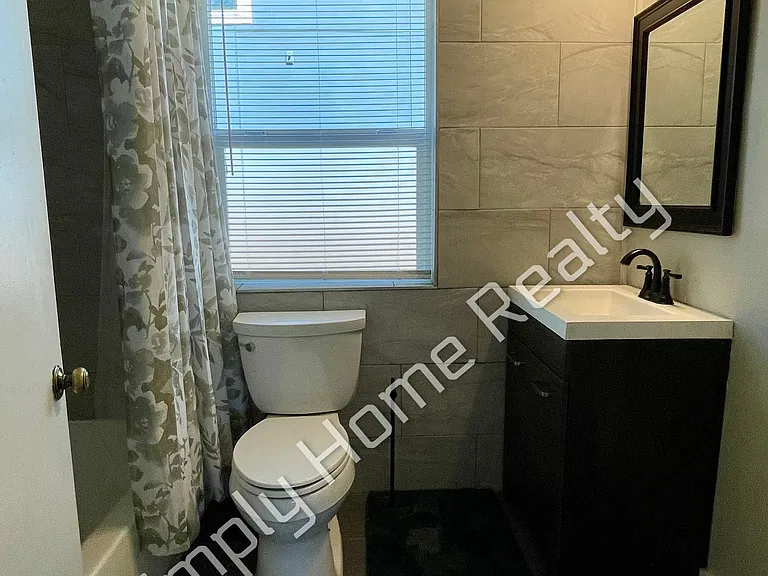 3314 Sawyer St — Photo 12