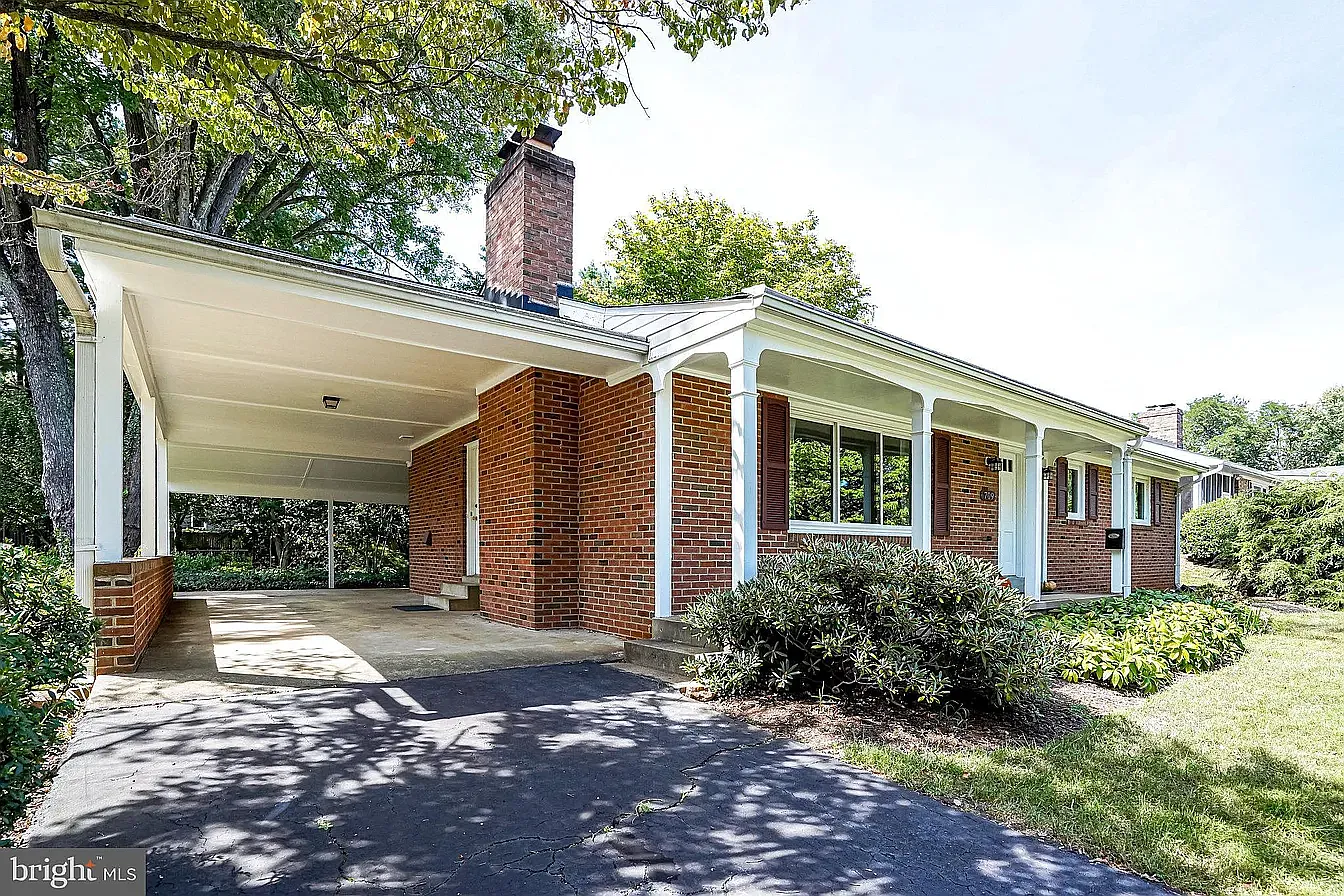 3 bed, 2600 sqft, $3,400 — Photo 3