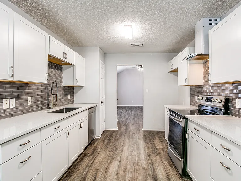 724 Pace Dr — Photo 7