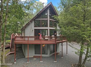 11 Carmen Gln, Albrightsville, PA 18210