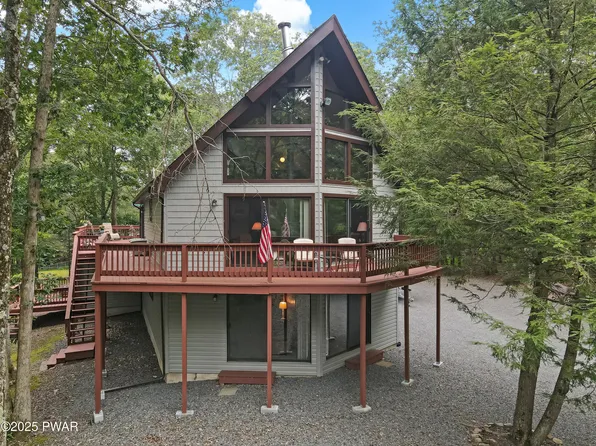 11 Carmen Gln, Albrightsville, PA 18210
